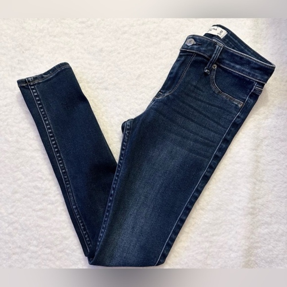 Abercrombie and Fitch size 0/25 high waisted skinny blue jeans